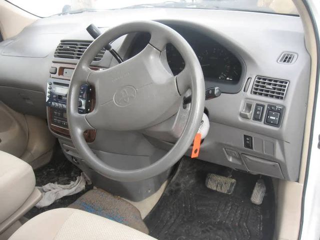 1999 Toyota Ipsum