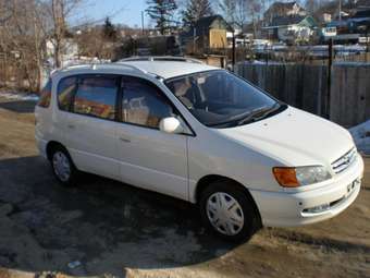 1999 Toyota Ipsum