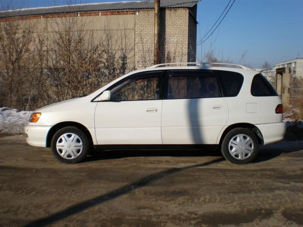 1999 Toyota Ipsum