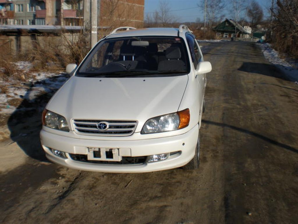 1999 Toyota Ipsum