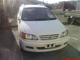 1999 Toyota Ipsum