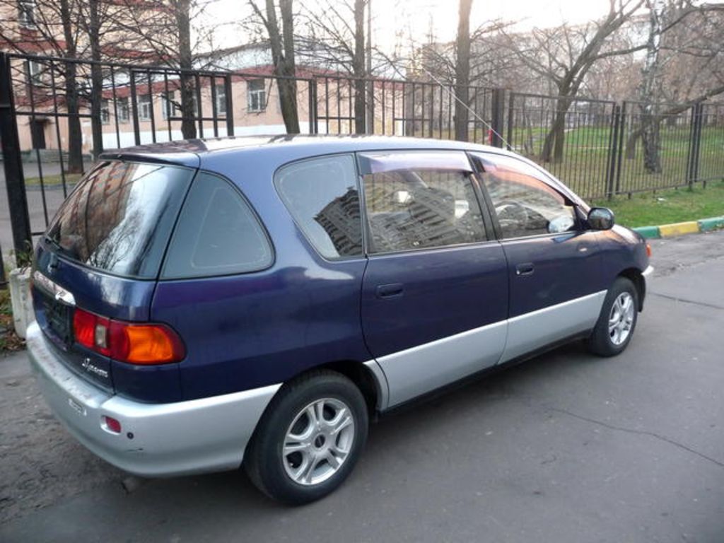 1999 Toyota Ipsum