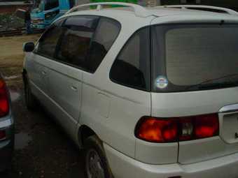 1999 Toyota Ipsum Pics