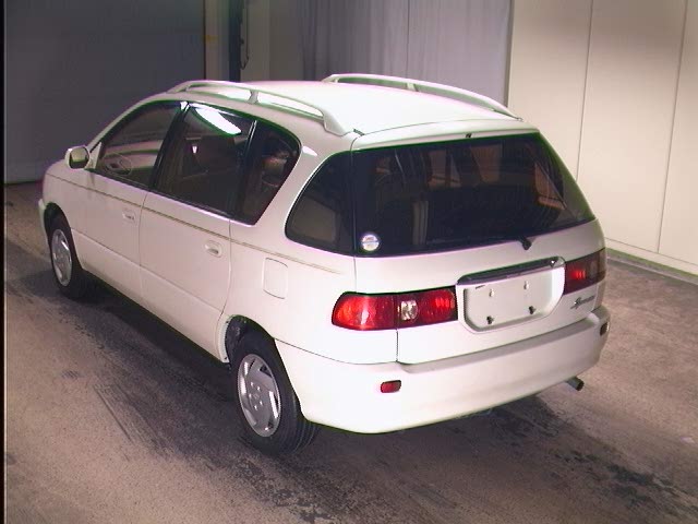 1999 Toyota Ipsum Pics