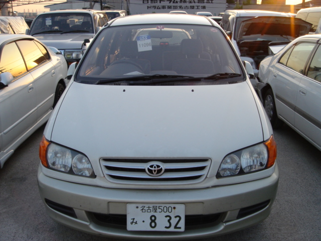 1999 Toyota Ipsum Images