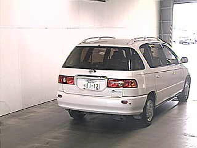 1999 Toyota Ipsum Pictures