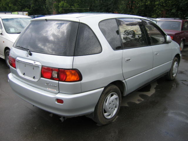 1999 Toyota Ipsum Pictures