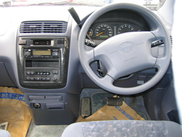 1999 Toyota Ipsum Photos