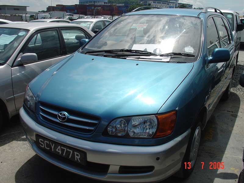 1999 Toyota Ipsum Pictures