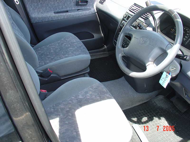 1999 Toyota Ipsum Photos
