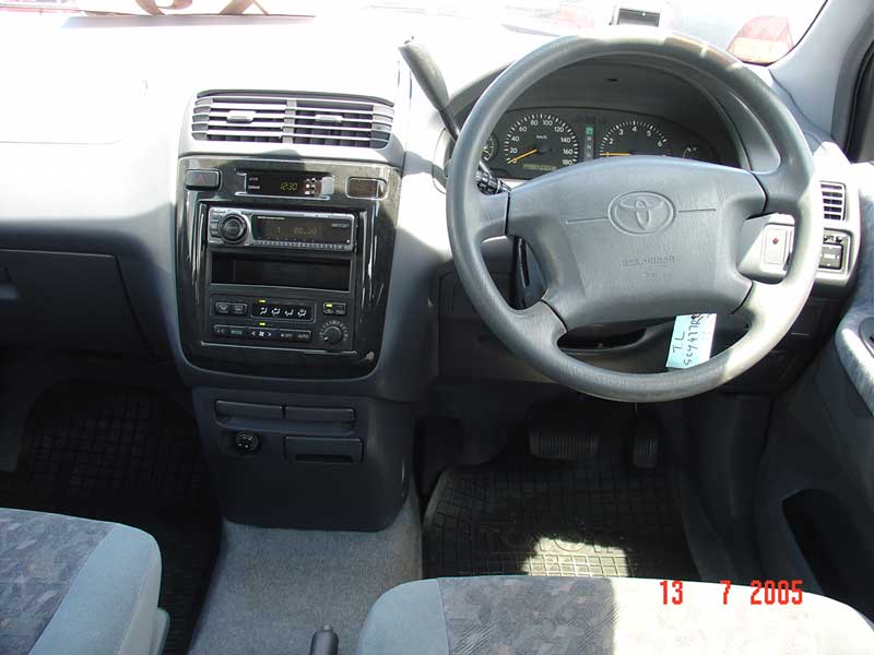 1999 Toyota Ipsum Pictures