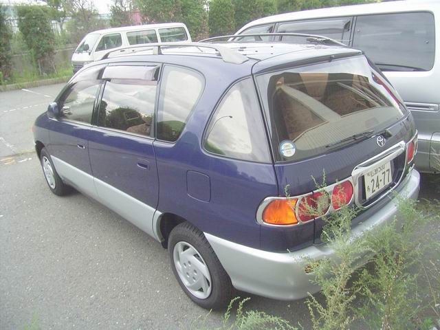 1999 Toyota Ipsum Photos