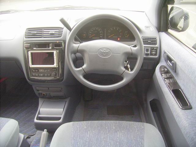 1999 Toyota Ipsum Photos