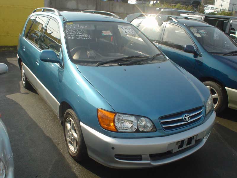 1999 Toyota Ipsum Photos