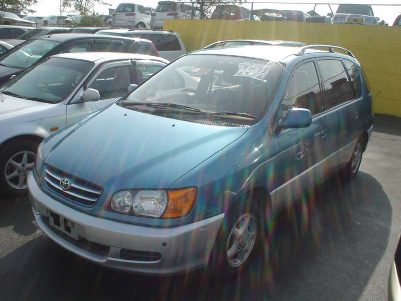 1999 Toyota Ipsum Photos