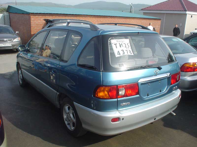 1999 Toyota Ipsum Pictures