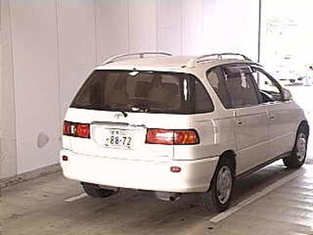 1999 Toyota Ipsum Pictures