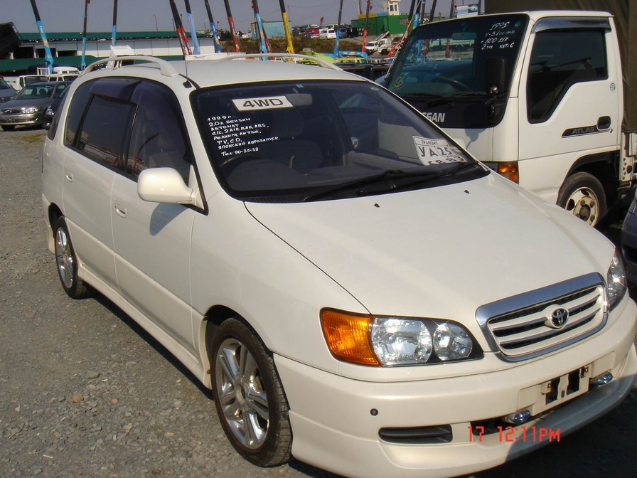 1999 Toyota Ipsum Photos