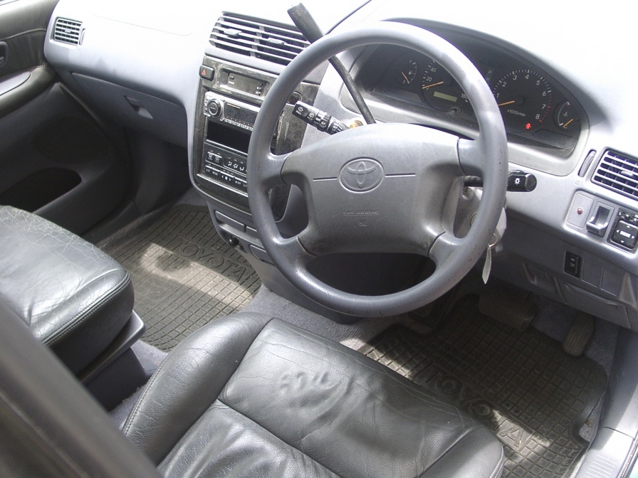 1999 Toyota Ipsum Photos