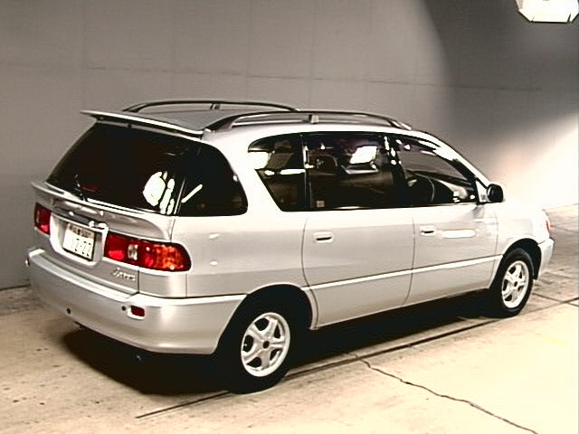 1999 Toyota Ipsum Photos