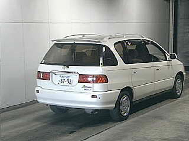 1999 Toyota Ipsum Photos