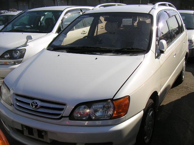 1999 Toyota Ipsum Pictures