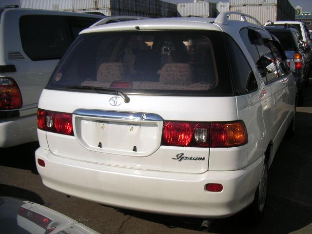 1999 Toyota Ipsum Photos