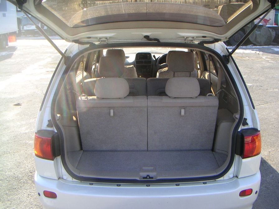 1999 Toyota Ipsum Pics