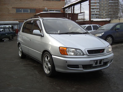 1999 Toyota Ipsum Pictures
