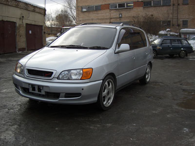 1999 Toyota Ipsum Pictures