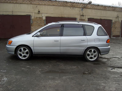 1999 Toyota Ipsum Pictures