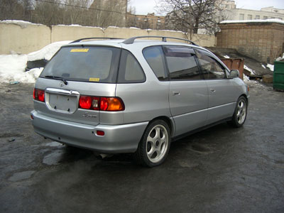 1999 Toyota Ipsum Pictures