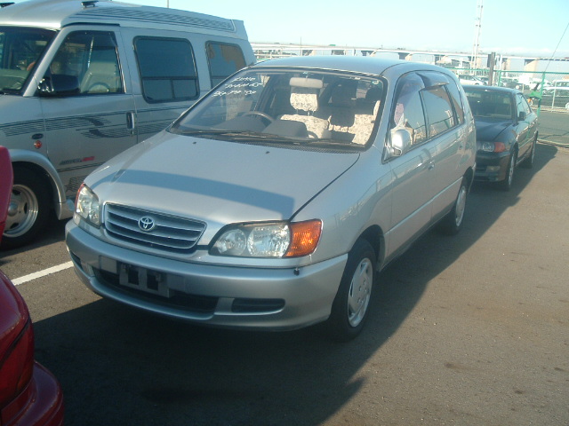 1999 Toyota Ipsum Pictures