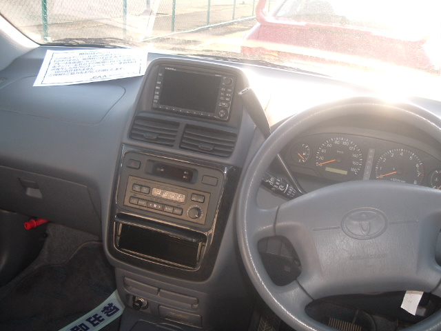 1999 Toyota Ipsum Pictures
