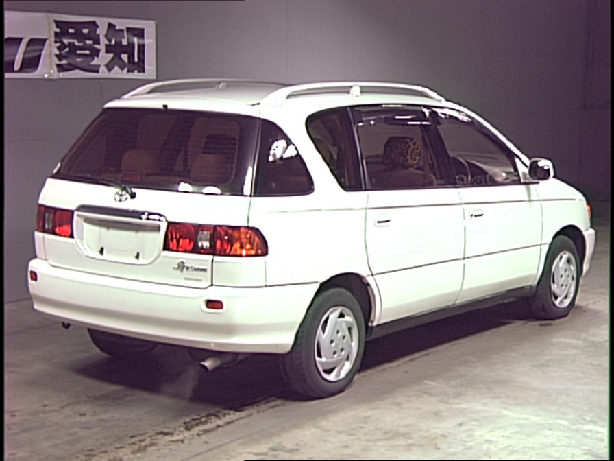 1999 Toyota Ipsum Photos