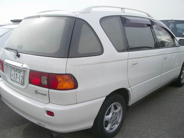 1999 Toyota Ipsum Pictures