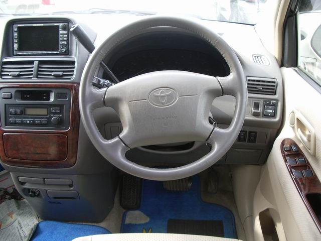 1999 Toyota Ipsum Photos