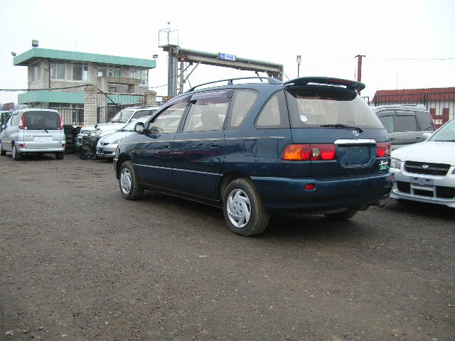 1999 Toyota Ipsum Photos