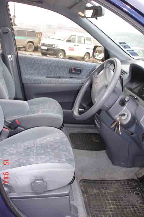 1999 Toyota Ipsum Photos