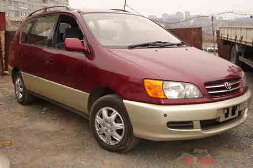 1999 Toyota Ipsum Pics