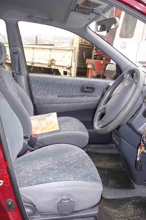 1999 Toyota Ipsum Photos