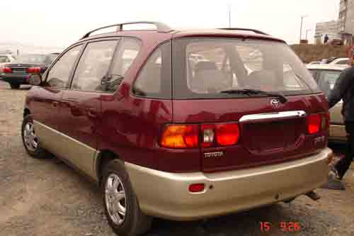 1999 Toyota Ipsum Pictures
