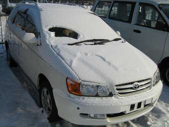 1999 Toyota Ipsum Photos