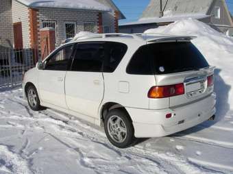 1999 Toyota Ipsum Pictures