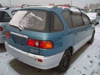 1999 Toyota Ipsum Photos