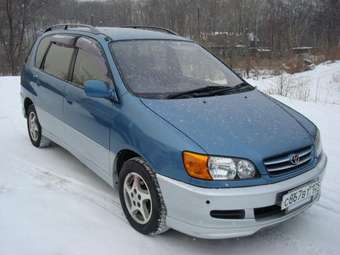 1999 Toyota Ipsum Pictures