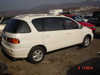 2000 Toyota Ipsum