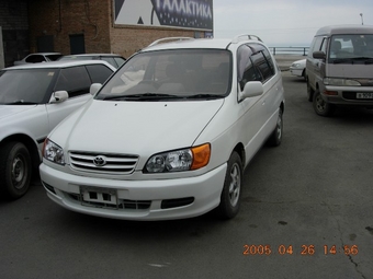 2000 Toyota Ipsum