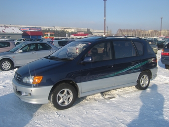 2000 Toyota Ipsum