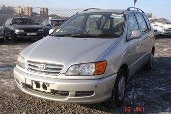 2000 Toyota Ipsum